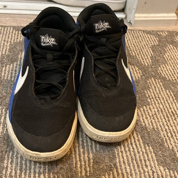 Nike Hustle D10 GS Black Game Royal Basketball Shoes Youth Size 7Y - Picture 2 of 7